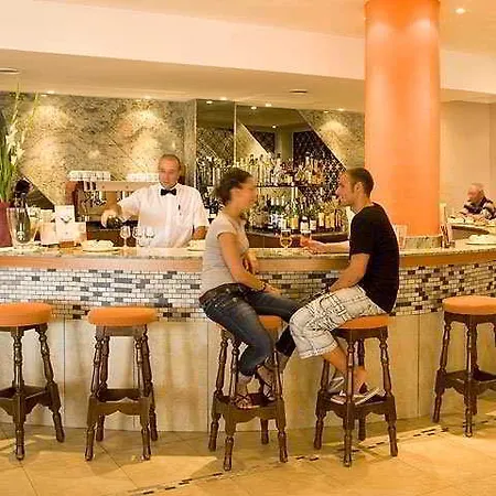 Ξενοδοχείο Universal Romantica 4*