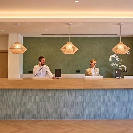 Universal Romantica Hotel